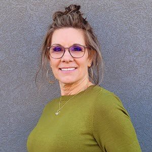 Lisa Welch - Facebook, Instagram, Twitter [Profiles]